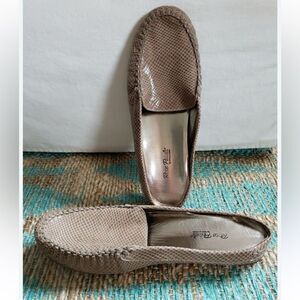 Walking Cradle Tan Embossed Leather Mules size 7